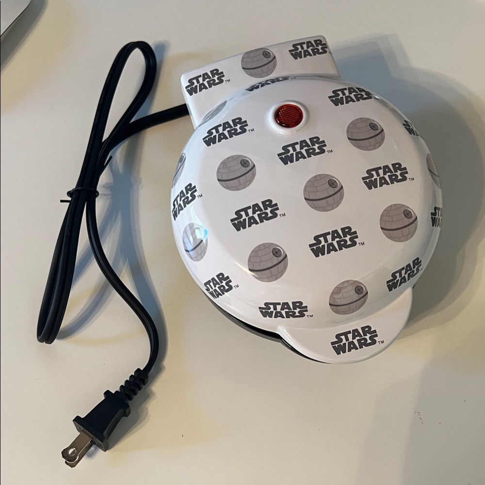 Star Wars Mini Waffle Maker (never used)